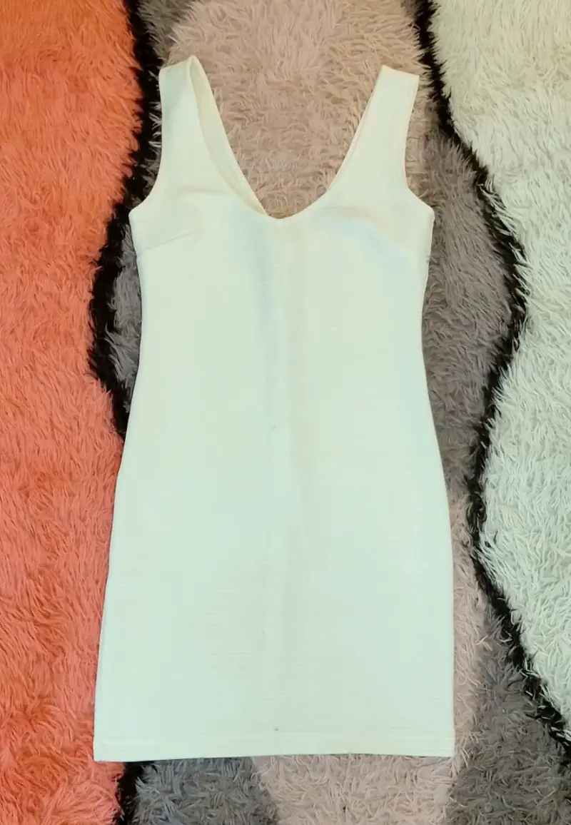Vestido ajustado blanco sin mangas