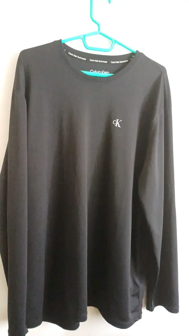 Polera manga larga negra Calvin Klein - 2