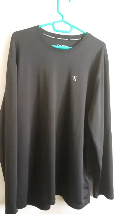 Polera manga larga negra Calvin Klein - miniatura 2