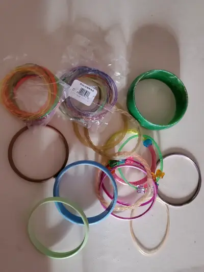 Set de Pulseras de Colores Variados - miniatura 1