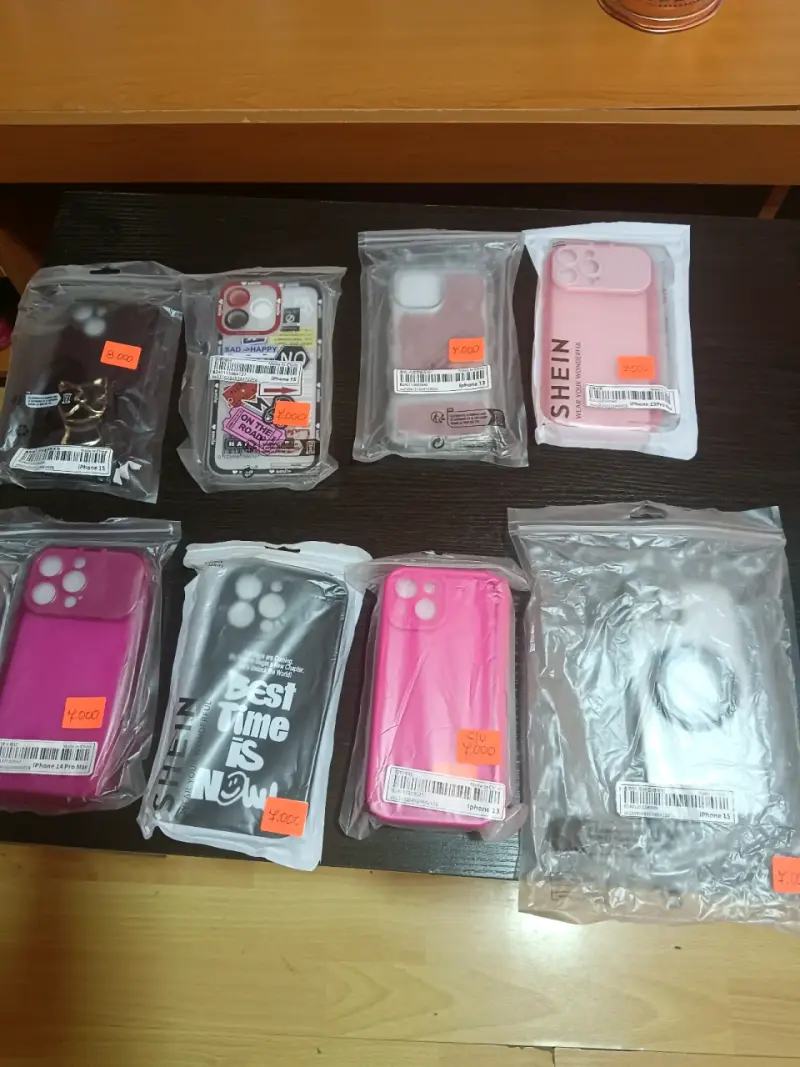 Fundas para iPhone 13 y 15 de colores variados - 1