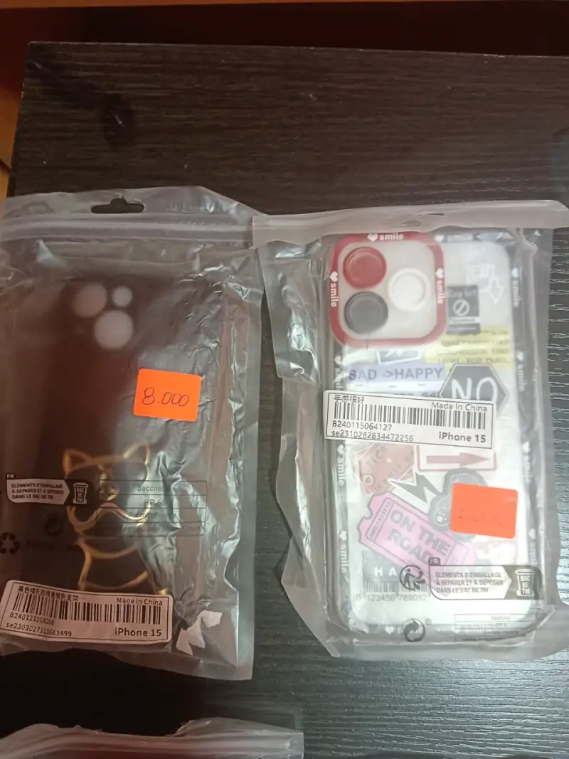 Fundas para iPhone 13 y 15 de colores variados - 3