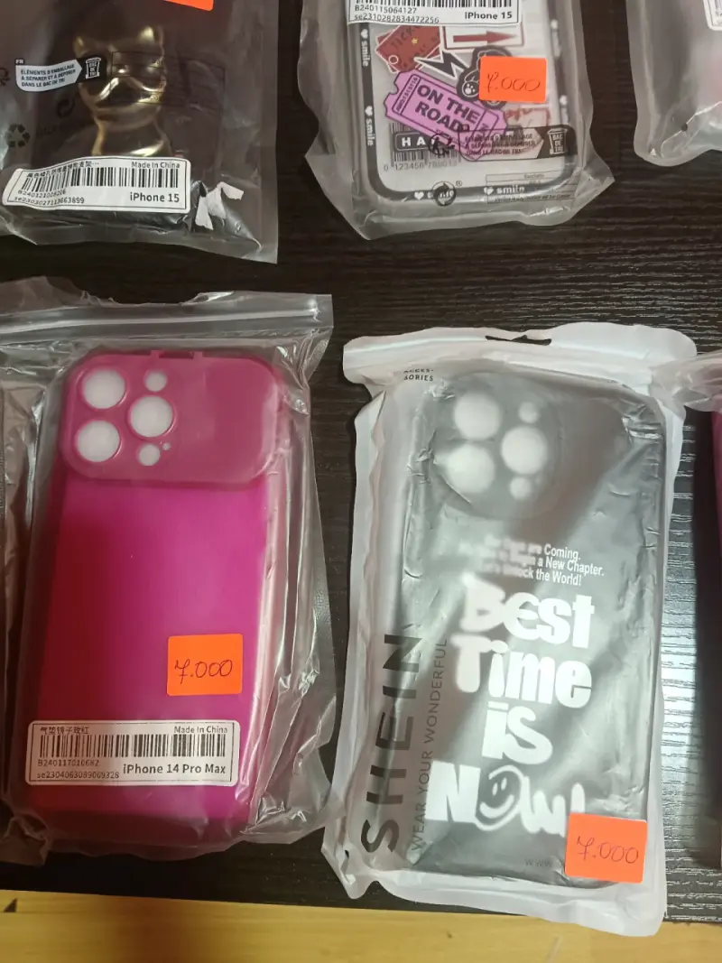 Fundas para iPhone 13 y 15 de colores variados - 5