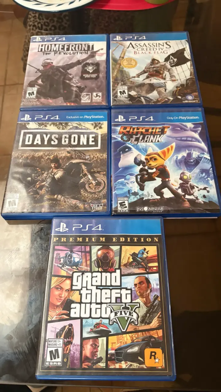 Colección de juegos PS4 variados en buen estado