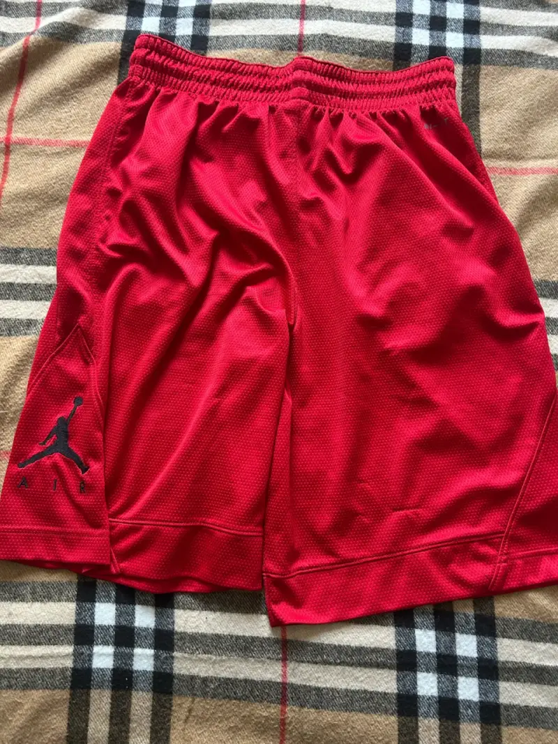 Shorts deportivos rojos Jordan Dri-Fit - 1