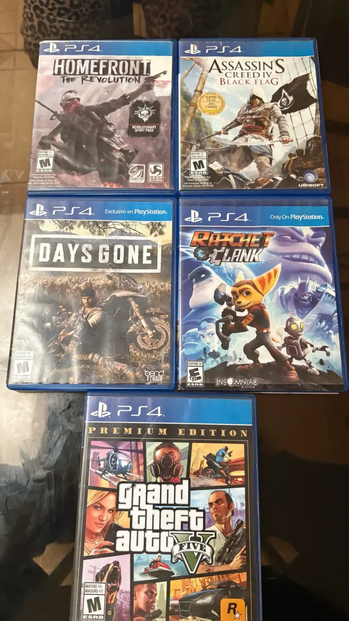 Colección de juegos PS4 variados en buen estado