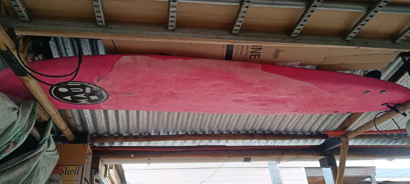 Tabla de surf Maui rosa usada - 1