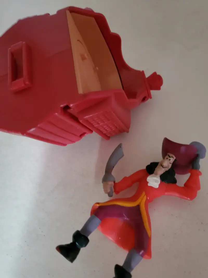 Figura de acción Capitán Garfio con barco - 1