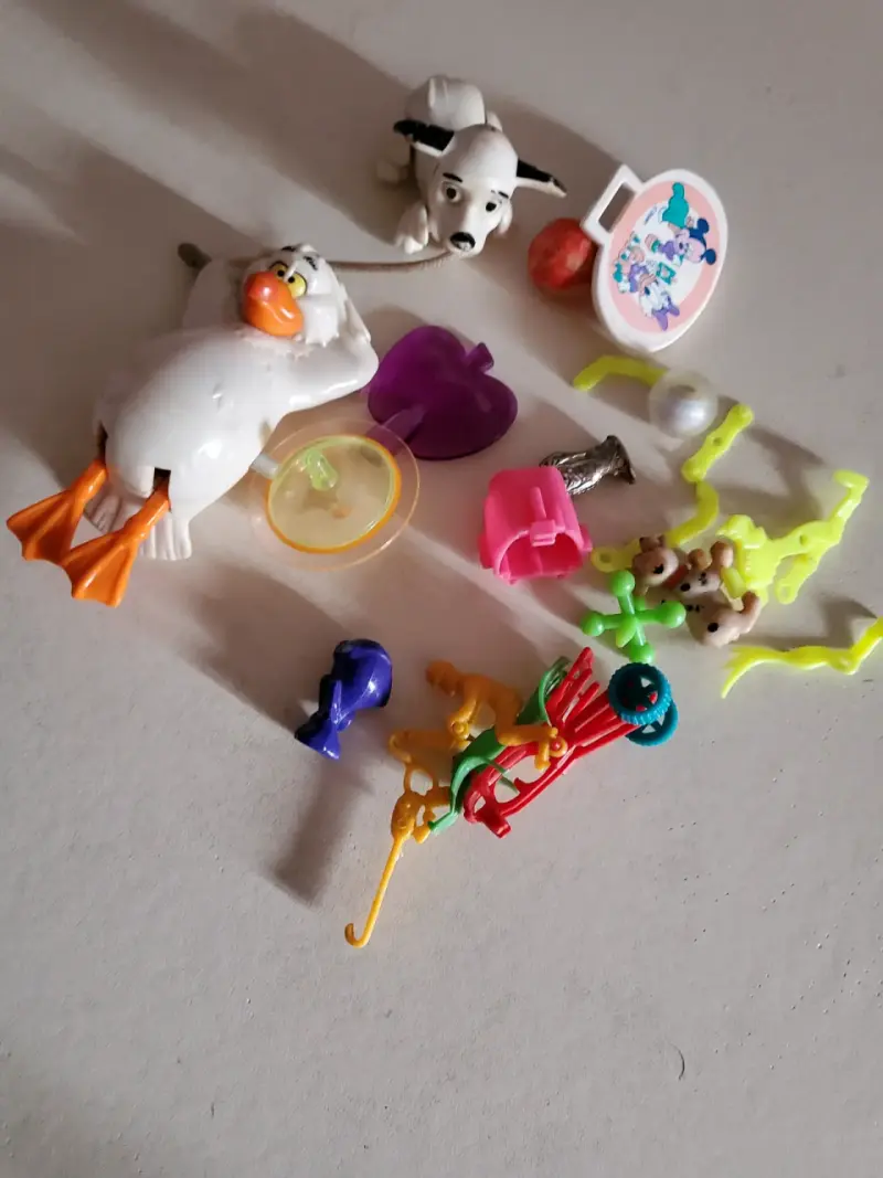 Lote de juguetes pequeños variados - 2