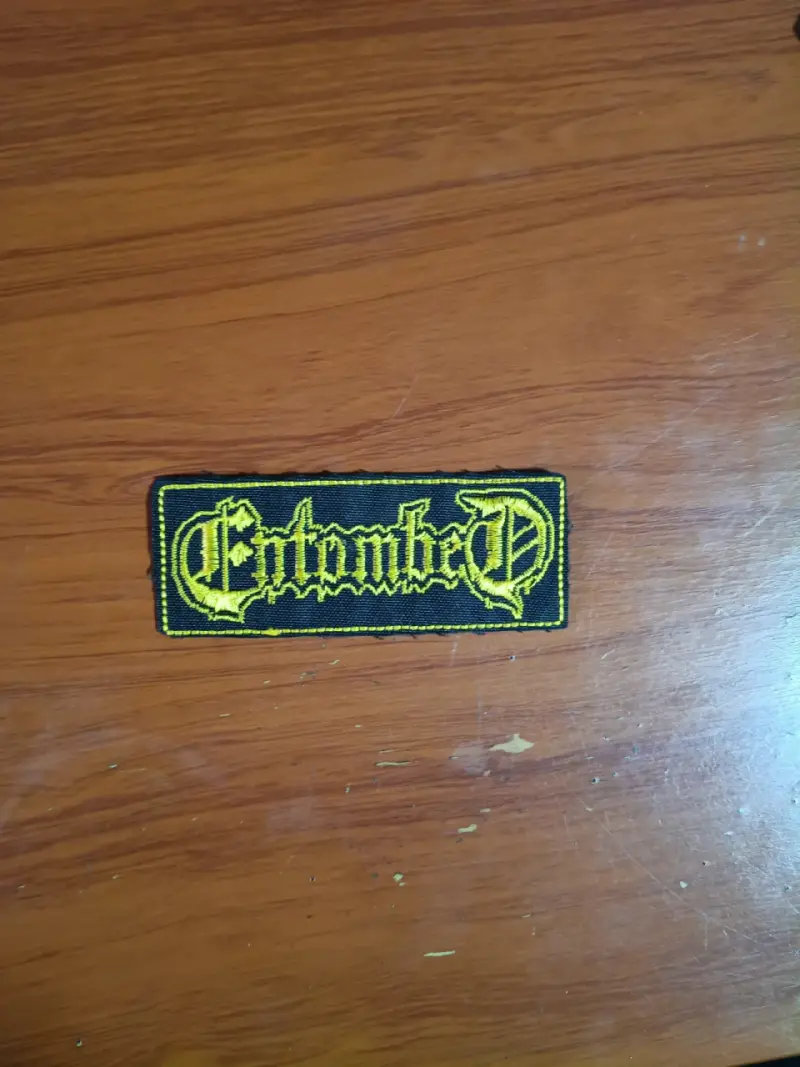 Parche bordado Entombed para chaquetas