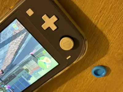 Consola portátil Nintendo Switch Lite desbloqueada - miniatura 6