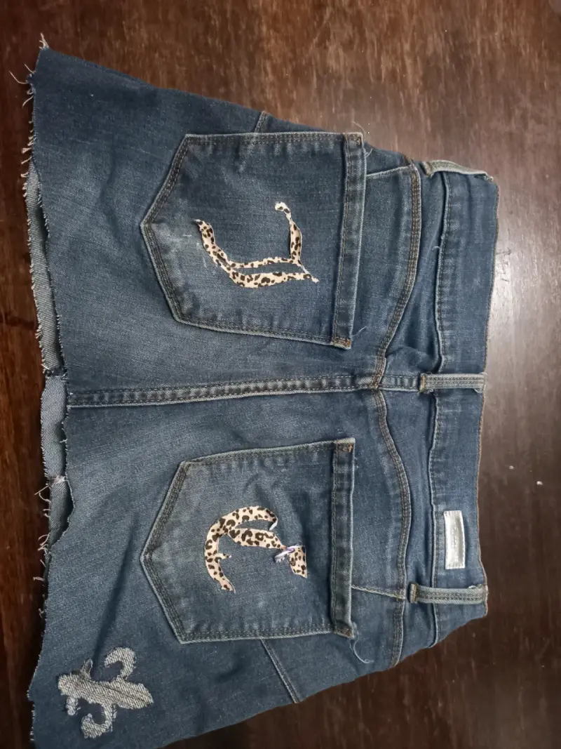 Falda de mezclilla con parches Juicy Couture - 2