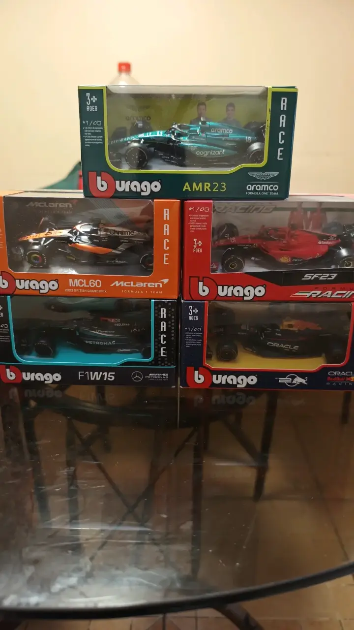 Set de autos de colección Bburago 1/43