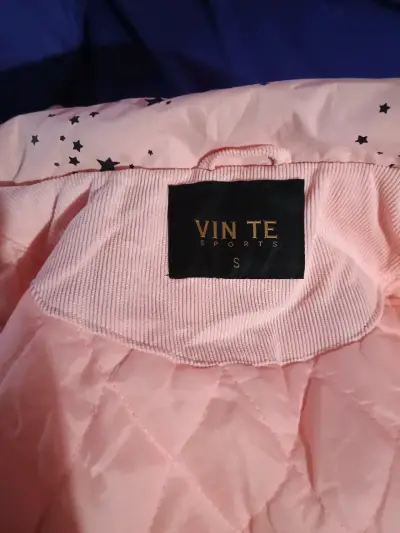 Chaqueta de invierno rosa con estrellas para niña - miniatura 1