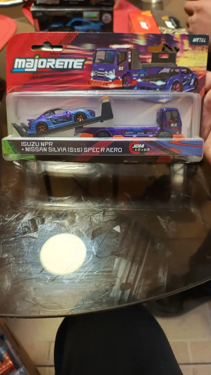Set de Autos Majorette Isuzu NPR y Nissan Silvia