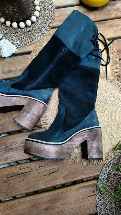 Botas de cuero negras con plataforma alta - miniatura 1