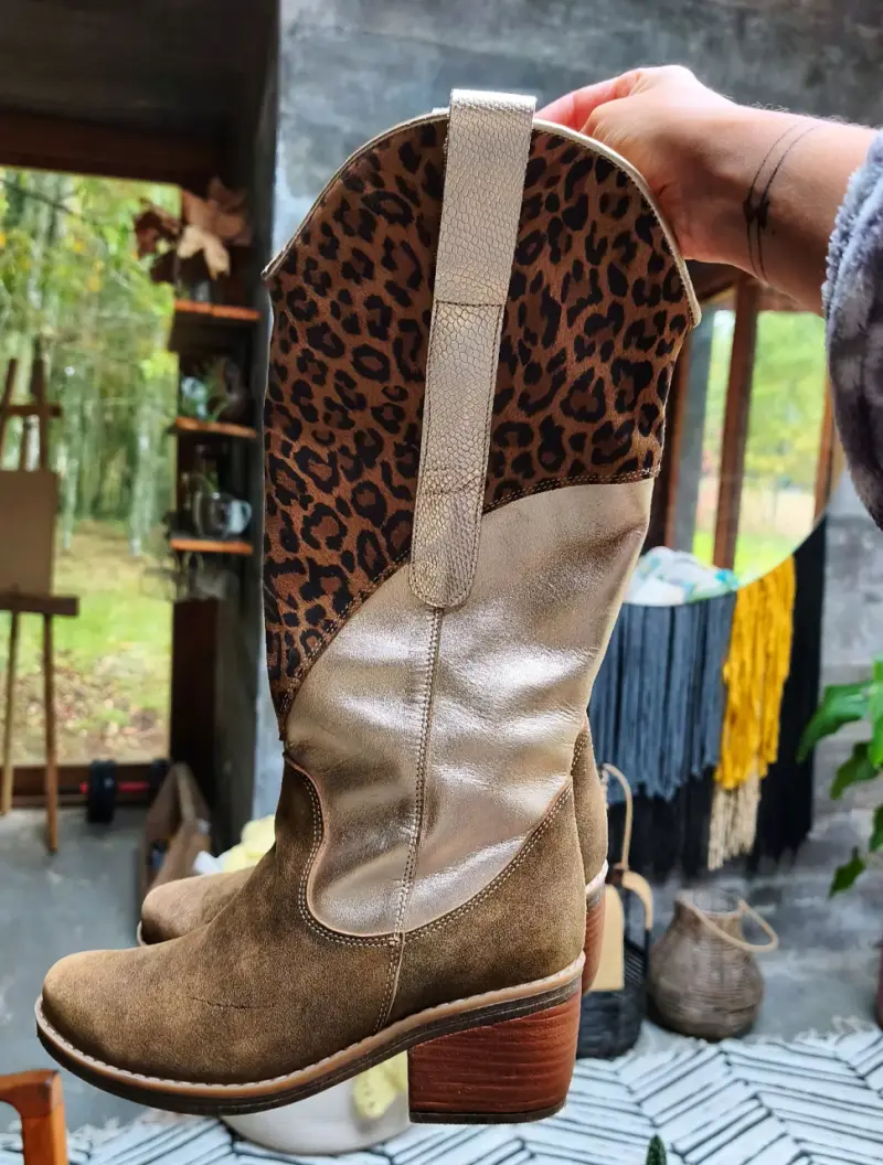 Botas vaqueras de cuero con estampado animal print - 1