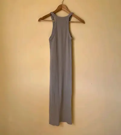 Vestido largo sin mangas beige - miniatura 2