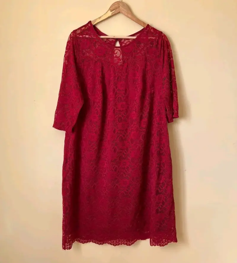 Vestido de encaje rojo elegante - 1