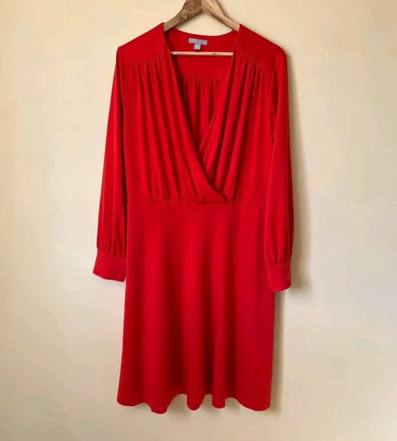 Vestido rojo elegante de manga larga - 1