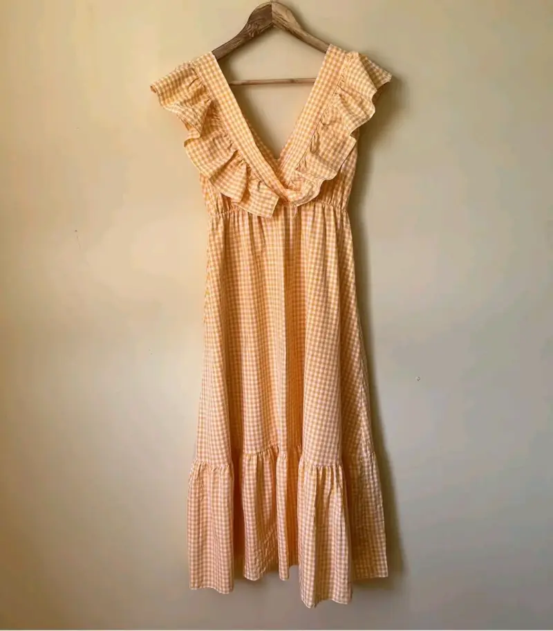 Vestido largo a cuadros con volantes - 1