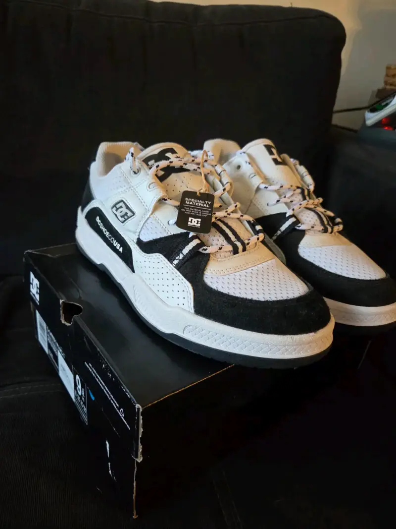 Zapatillas DC Construct blancas y negras para hombre - 1