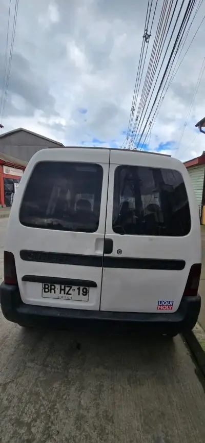 Furgón Citroën Berlingo usado en buen estado - miniatura 3