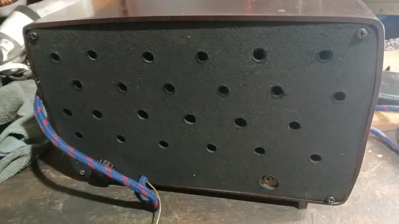 Radio antigua de madera estilo vintage - 5