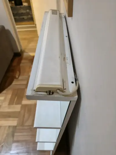 Espejo de baño con estantes y luz integrada - miniatura 4