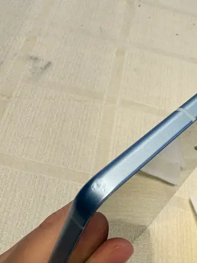 Tablet Samsung S6 lite con funda azul y lapiz - miniatura 3