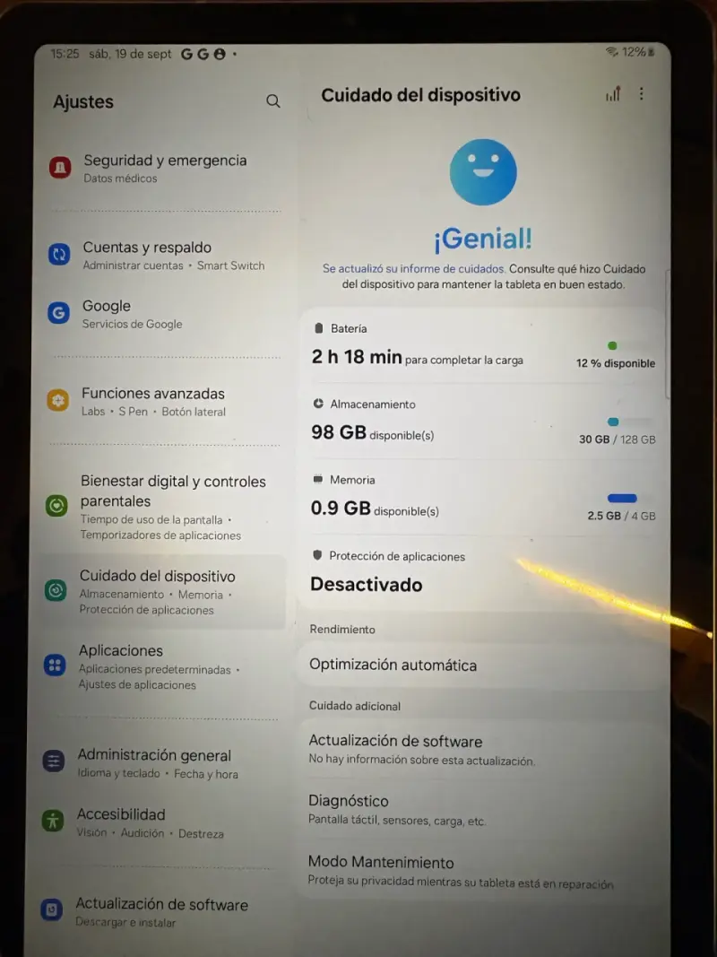 Tablet Samsung S6 lite con funda azul y lapiz - 4