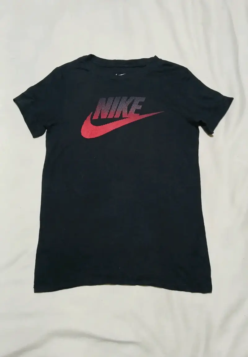 Polera Nike negra talla 10/12