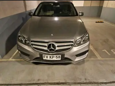 2013 Mercedes-Benz e 500 v8 biturbo - miniatura 1