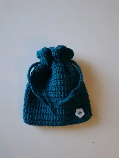 Bolsa de crochet azul petroleo, cierre ajustable - miniatura 1