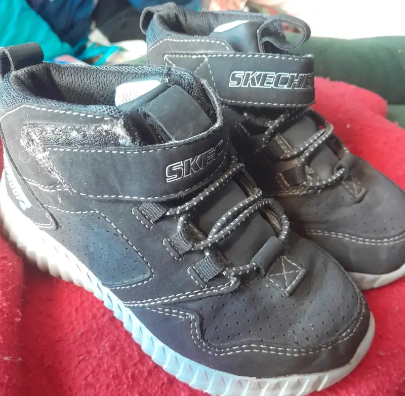 Zapatillas deportivas para niños en varios colores - 2