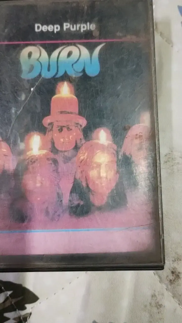 Cassette Deep Purple Burn con reproductor Philips - 1