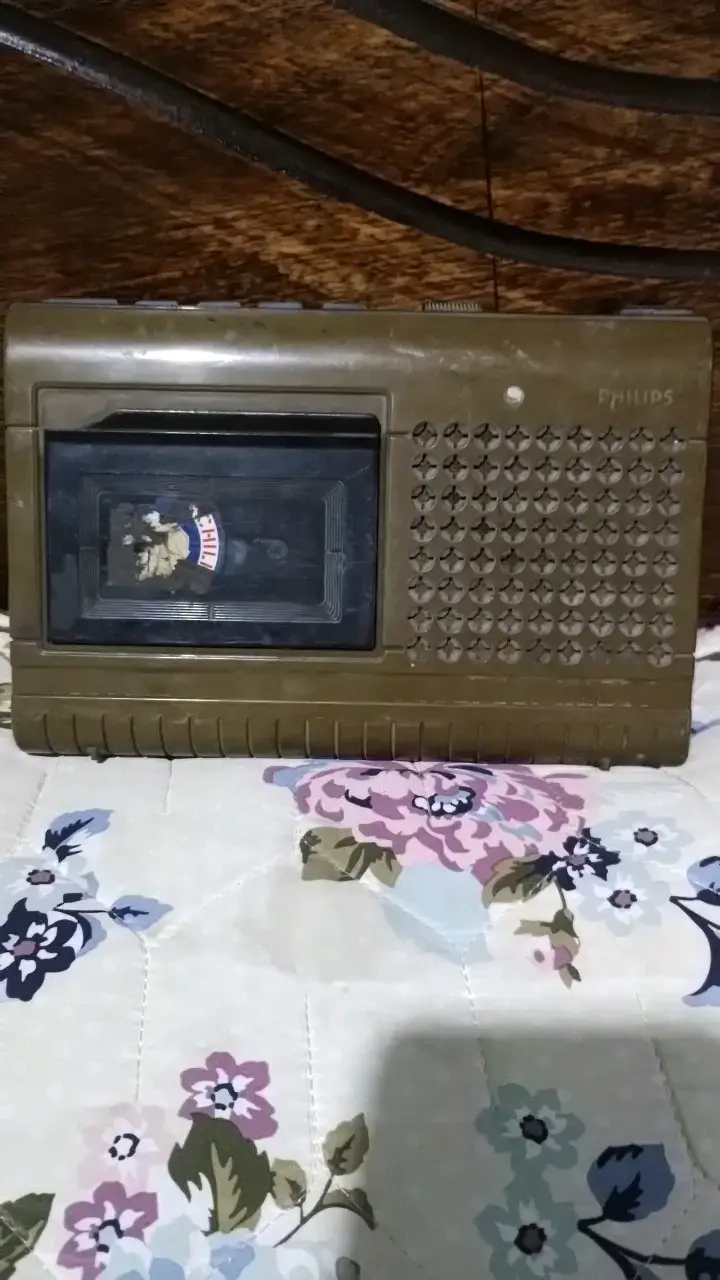 Grabadora cassette vintage Philips marrón