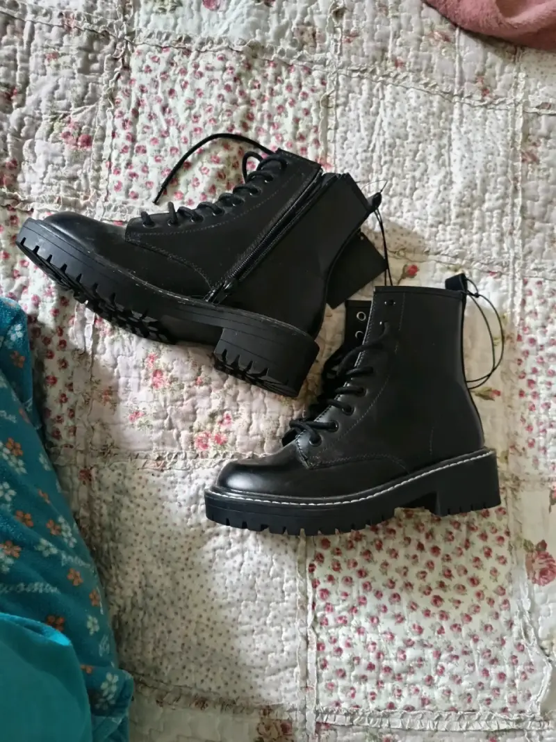 Botines Negros de Cuero Forever 21 con Plataforma