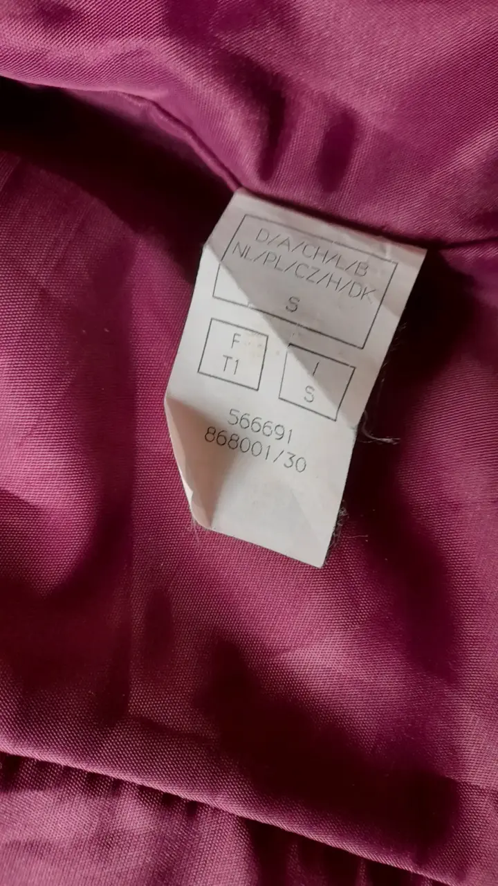 Chaqueta corta de cuero sintético morado con diseño de serpiente - 3