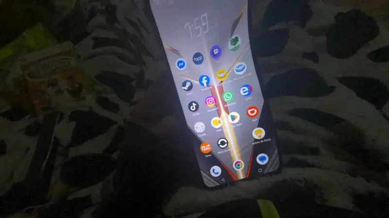 Smartphone Nubia Neo 2 5G con diseño futurista - 1