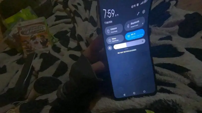 Smartphone Nubia Neo 2 5G con diseño futurista - 3
