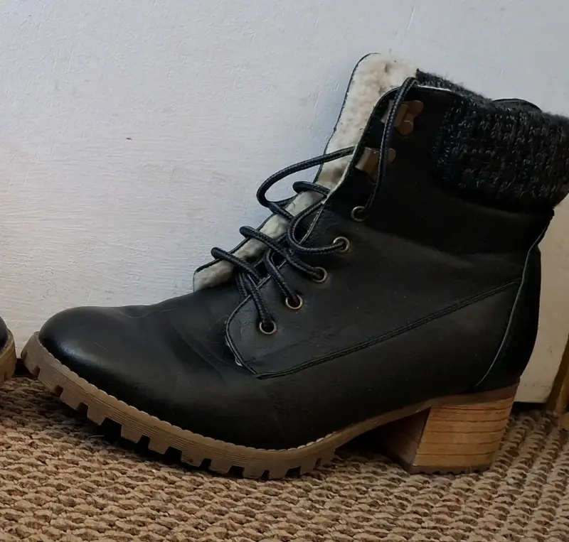 Botines de cuero negro con forro de lana talla 40 - 1