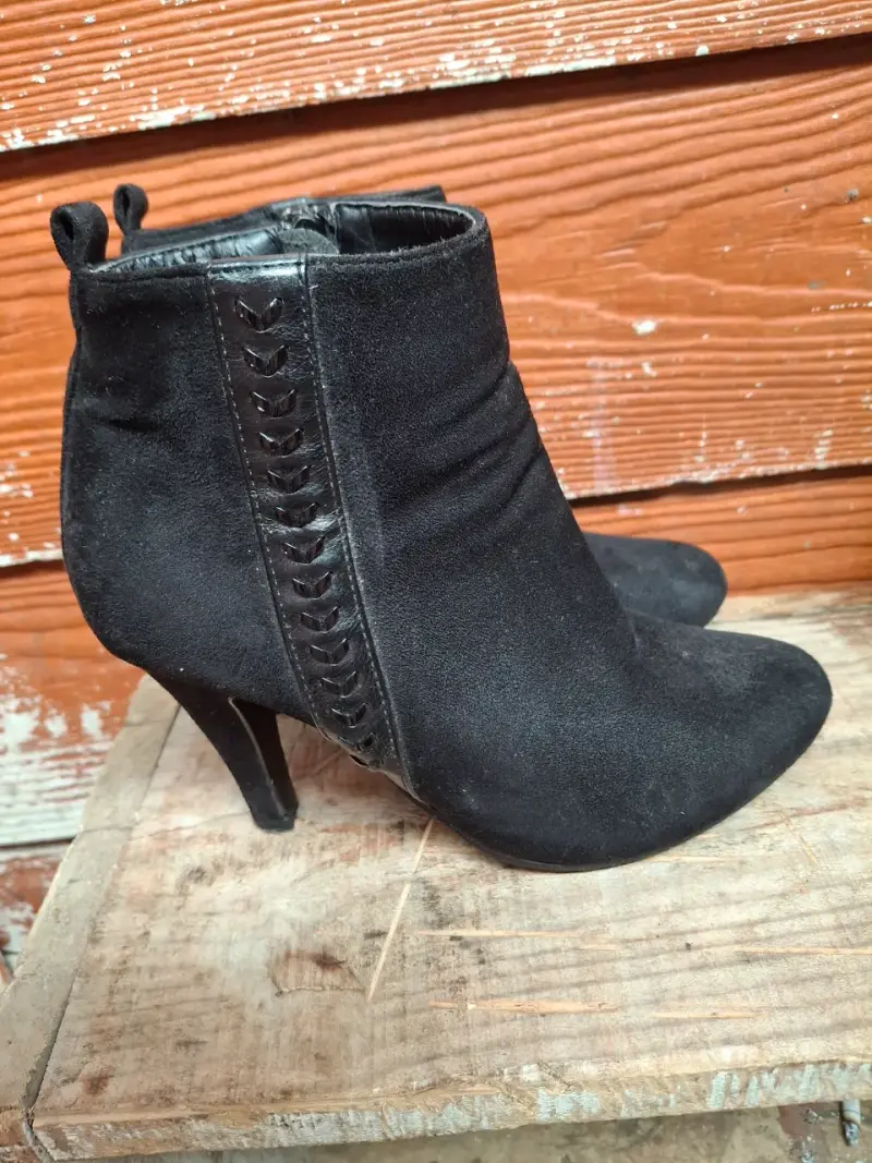 Botines de tacón alto negros con detalle trenzado - 1