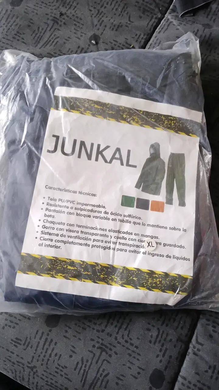 Traje impermeable Junkal con capucha