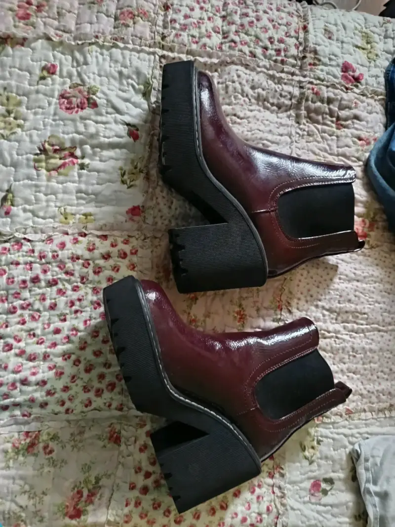 Botines de cuero burdeos con plataforma