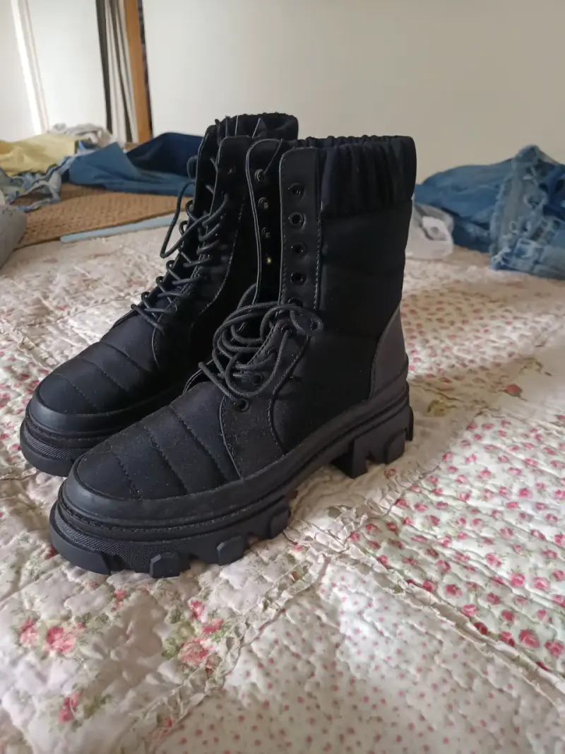 Botas negras de plataforma Forever 21