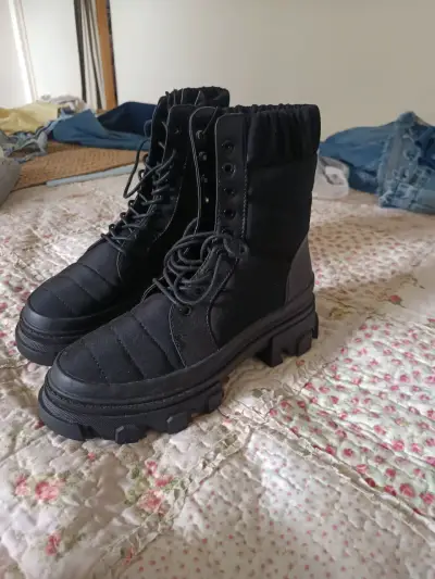 Botas negras de plataforma Forever 21 - miniatura 1