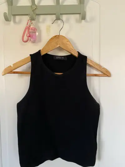 Polera sin mangas negra y beige Basement - miniatura 1