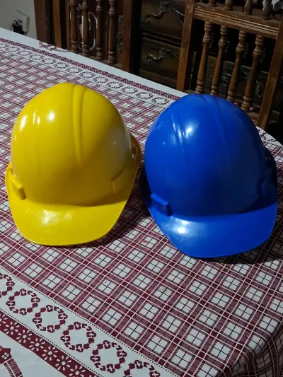 Cascos de seguridad amarillo y azul para construcción - miniatura 3
