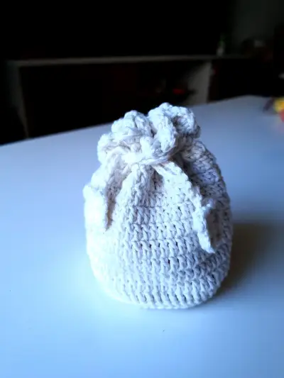 Bolsa de crochet blanca hecha a mano - miniatura 1